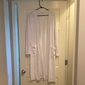 Carly Jean Los Angeles White long Open-Front Cardigan with pockets Large